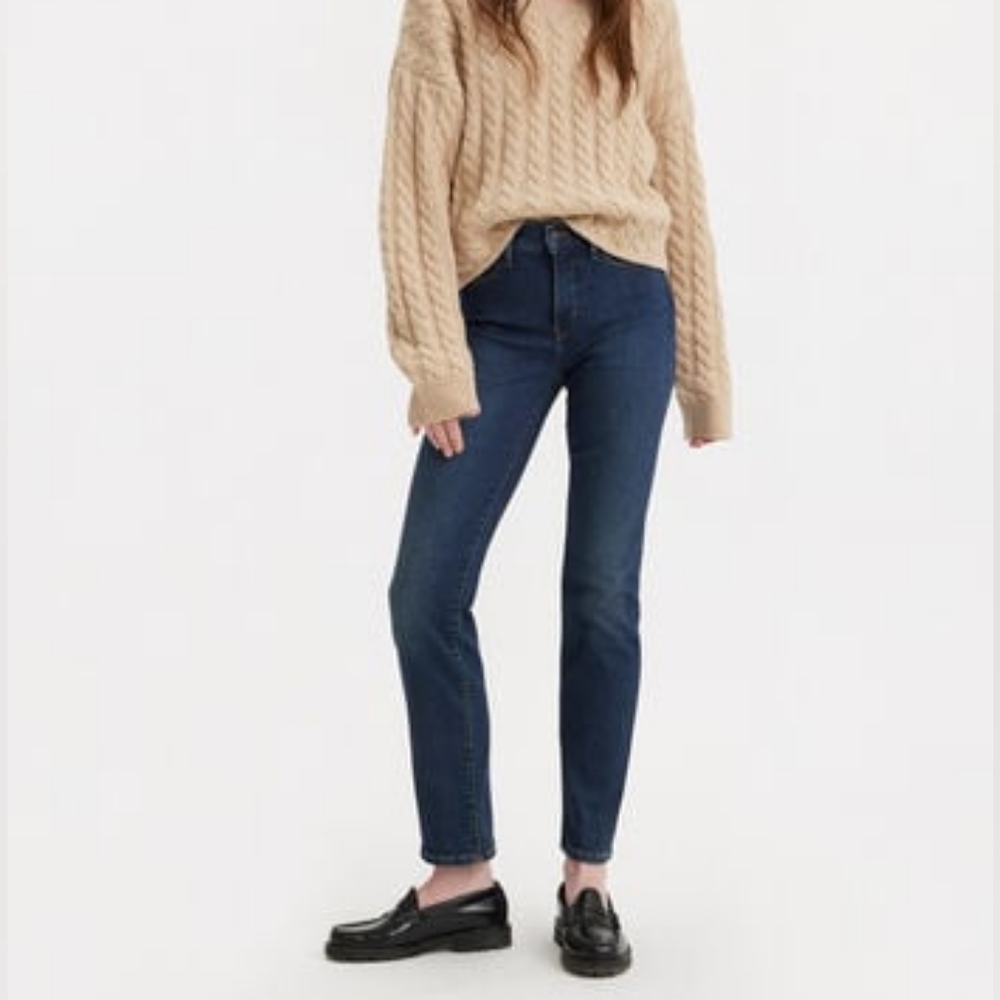 Levi's 314 Shaping Straight Jeans